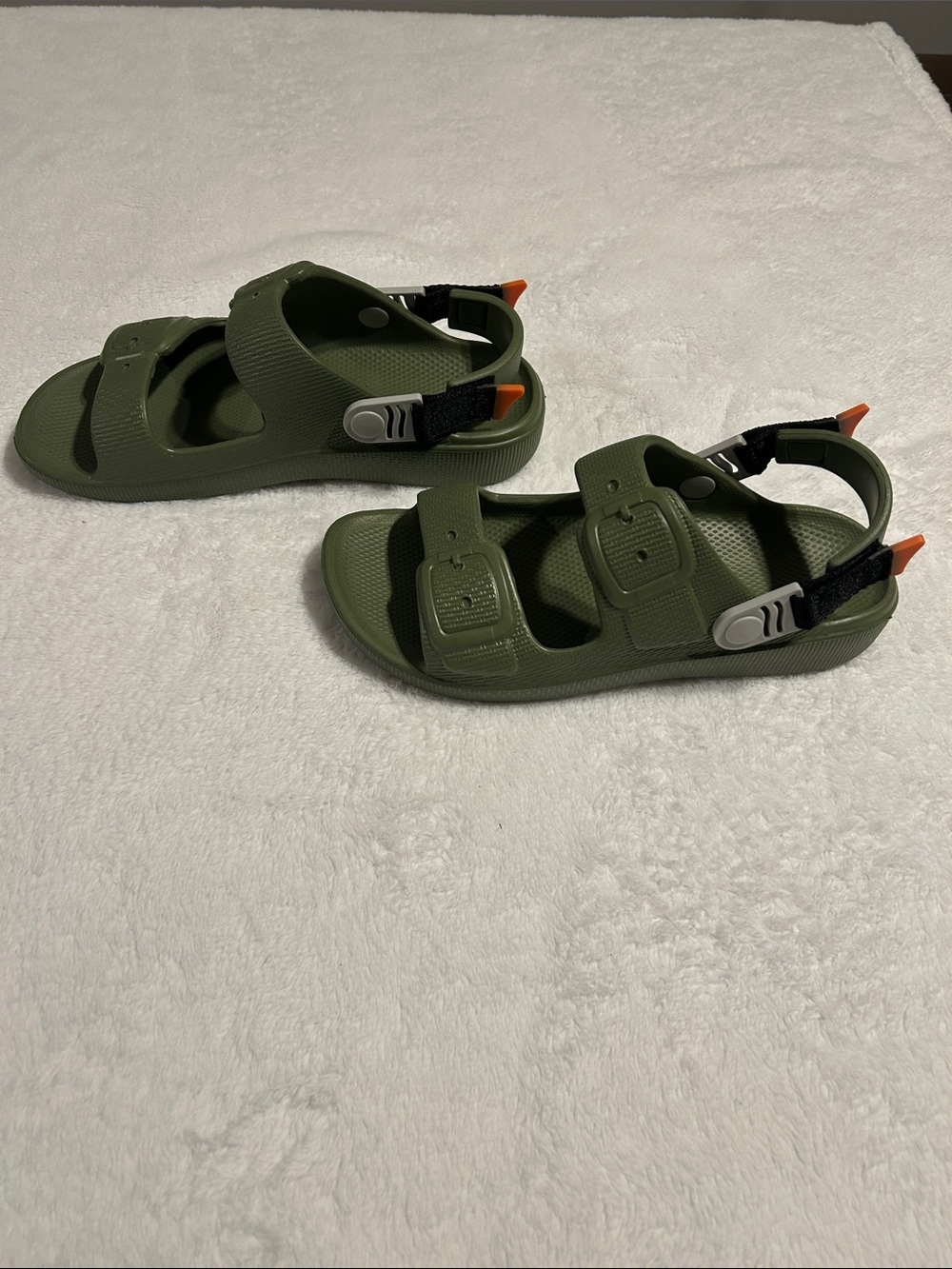 BB MVP Olive Green Adjustable Strap Sandals women’s size 8. - Picture 6 of 11